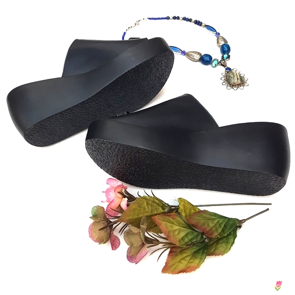 Black Slides Platforms with Large Rhinestones π Toe Loop - Picture 4 of 10